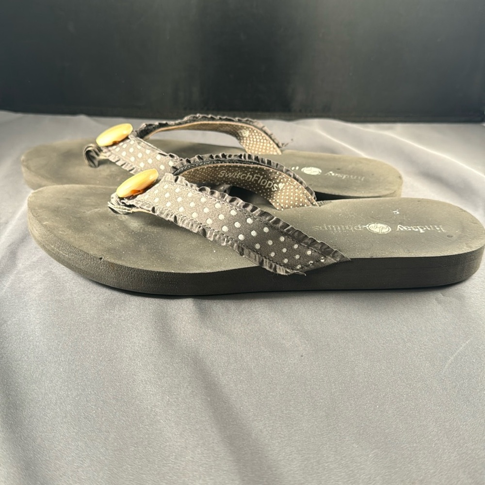 LINDSAY PHILLIPS THONG FLIP FLOP IN GRAY - Picture 4 of 6